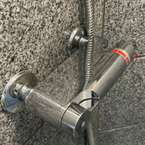 Rent og kalkfri bruser efter privat rengøring i Slagelse Sjælland.