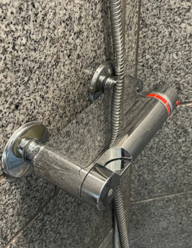 Rent og kalkfri bruser efter privat rengøring i Slagelse Sjælland.