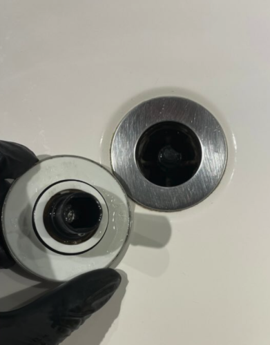 Rent afløb og afløbskapsel efter privat rengøring i Slagelse.